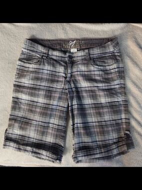 Garage Women's Plaid Bermuda Shorts - Gray with Purple and Pink Stripes- Size 7